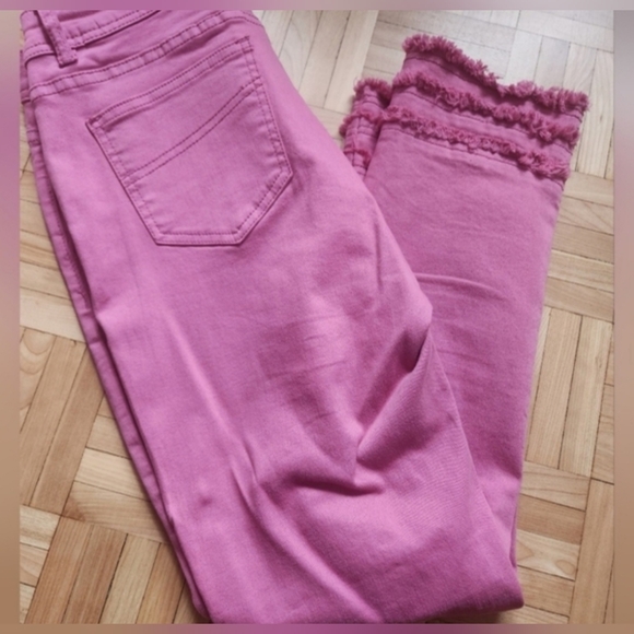 CHARLIE B Denim - CHARLIE B Pink Ankle Jeans with Frayed Hem